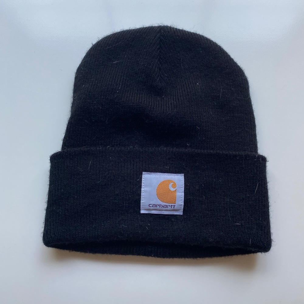 black carhartt beanie